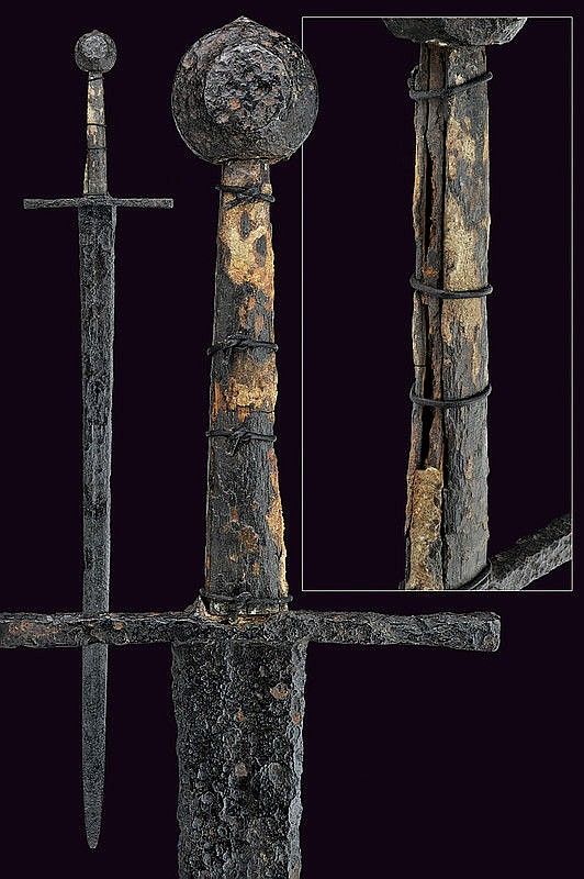 4bc3690f7acf92d0b6c82a963396fe67--medieval-swords-the-sword